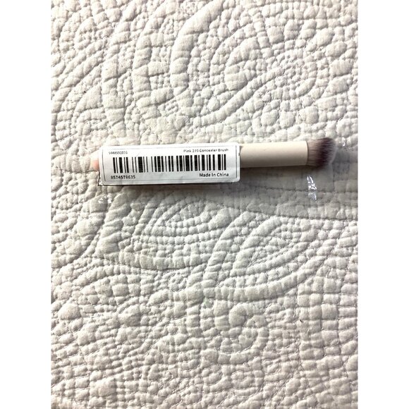 Makeup Concealer Brush #270 * New in Package. - Picture 2 of 3